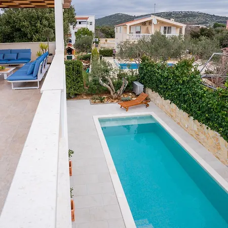 Guest house Casa Korina, 3 With Private Pool Voluja