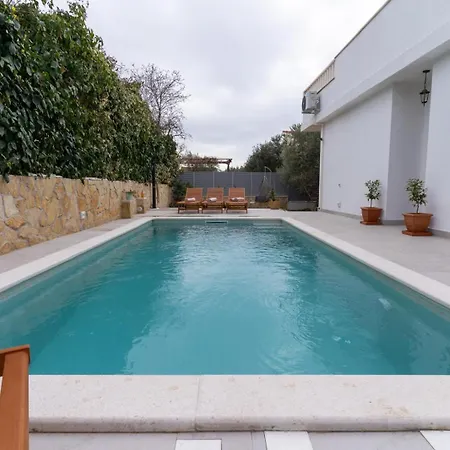 Casa Korina, 3 With Private Pool Guest house
