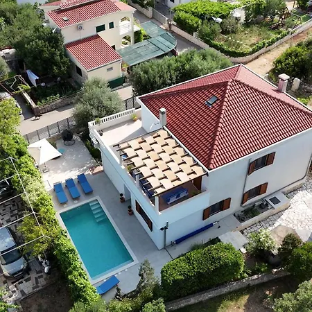 Guest house Casa Korina, 3 With Private Pool Voluja